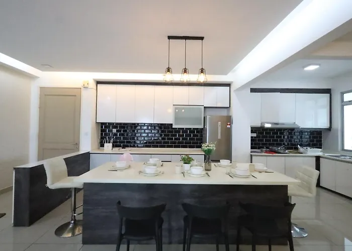Mount Austin Burget Unit Unblock View #1Br #2Br #3Br
