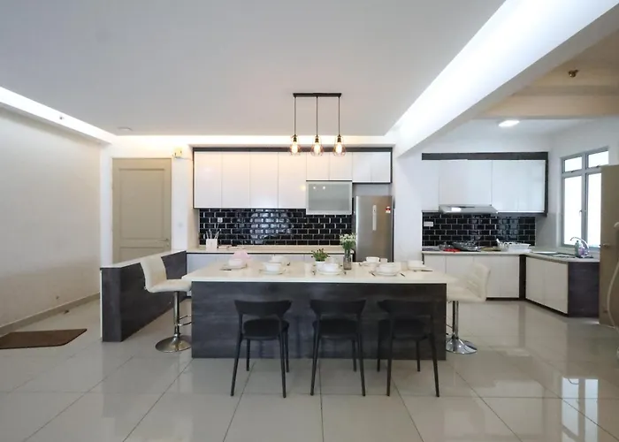 Mount Austin Burget Unit Unblock View #1Br #2Br #3Br